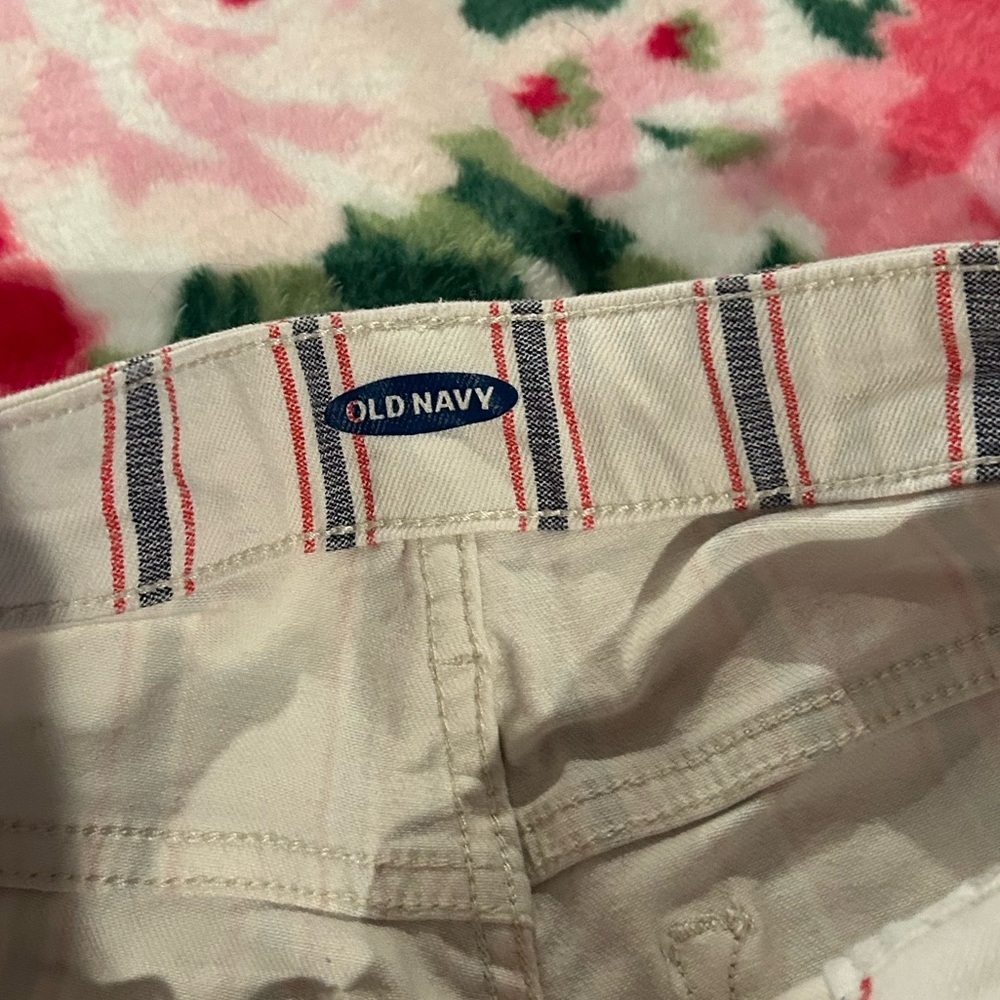 Old Navy Size 2 Striped Jean Shorts - Picture 4 of 7